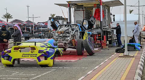 فحص 109 مركبات مشاركة في رالي حائل باها تويوتا الدولي