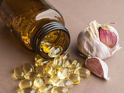رغم فوائده.. 5 آثار جانبية لمكمّلات الثوم 