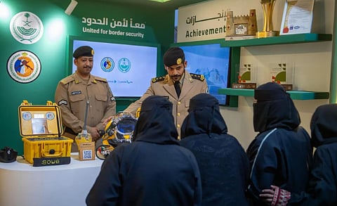 حرس الحدود يقيم معرضًا توعويًا في رالي حائل 2026