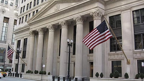 الفيدرالي الأمريكي يبقي سعر الفائدة من دون تغيير 