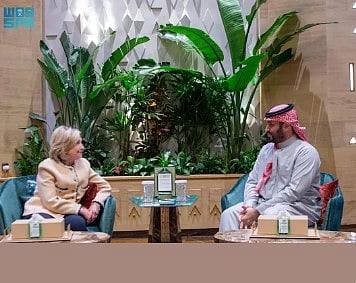 ولي العهد يستقبل وزيرة الخارجية الأمريكية السابقة