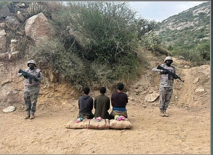 حرس الحدود بجازان يقبض على 3 يمنيين لتهريبهم 60 كيلوجرامًا من القات المخدر