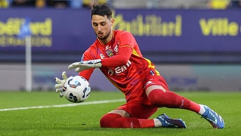  الحارس الفرنسي ماتيو باتويي