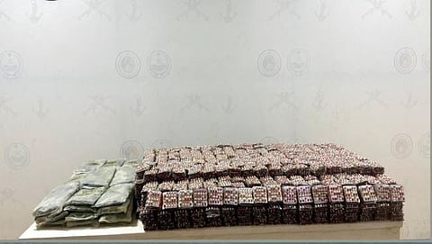 إحباط تهريب 150 ألف قرص مخدر و57 كيلوجراما من الحشيش بجازان