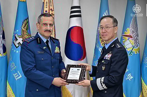 قائد ‎القوات الجوية يبحث مع الجانب الكوري سبل تعزيز التعاون العسكري المشترك 
