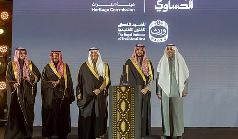 تكريم دارة الملك عبدالعزيز في مهرجان البشت الحساوي