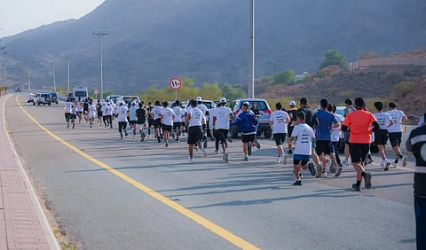 انطلاق ماراثون المخواة الشتوي بمشاركة أكثر من 200 متسابق