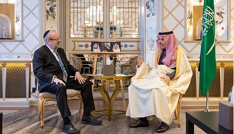 وزير الخارجية يستعرض جهود محاربة التطرف مع المبعوث الأمريكي الخاص لمكافحة معاداة السامية