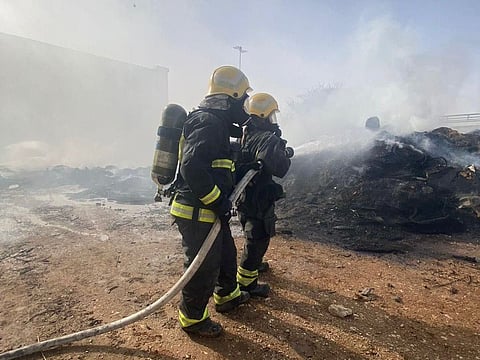 «مدني الرياض» يخمد حريقًا محدودًا في أرض مسورة بحي أم الحمام الغربي