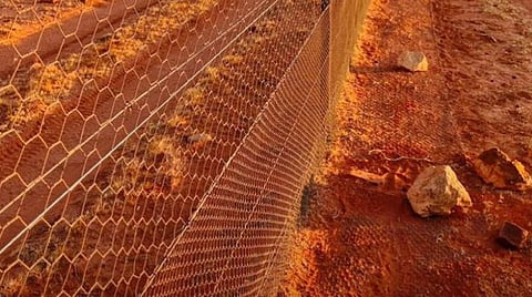 غرامات تصل لـ 100 ألف ريال.. «الأمن البيئي» يحذر من قطع المسيجات 