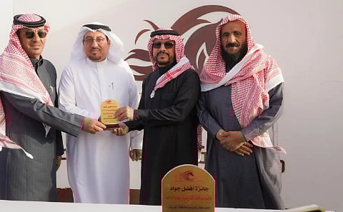 فروسية القريات تختتم موسم السباقات لهذا العام بتتويج الفائزين في الحفل العاشر