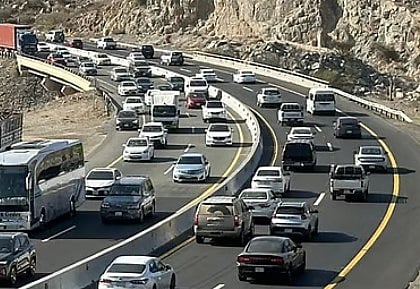 اكتمال تشغيل عناصر تقاطع الدائري الرابع مع طريق السيل في العاصمة المقدسة