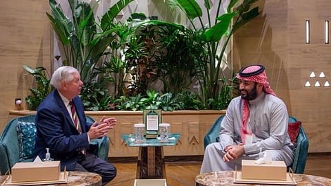 ولي العهد يجتمع مع السيناتور الأمريكي ليندسي غراهام ويستعرضان تطورات الأوضاع الإقليمية والدولية