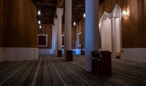 على الطراز النجدي.. مشروع الأمير محمد بن سلمان لتطوير المساجد التاريخية يطوّر مسجد عقلة الصقور بالقصيم 