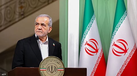 الرئيس الإيراني: نراقب التحركات العسكرية لأمريكا ومستعدون لأي سيناريو 