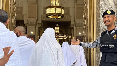 الأمن العام: الجلوس بالممرات داخل الحرم وساحاته يعيق حركة المصلين والمعتمرين