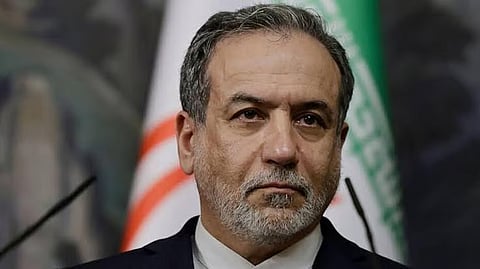 وزير الخارجية الإيراني يسلم نظيره العماني مقترح طهران للاتفاق النووي  