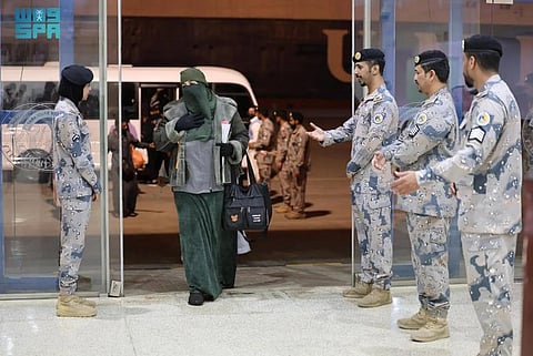  حرس الحدود يستقبل المعتمرين المصريين عبر ميناء ينبع التجاري