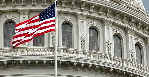 الخارجية الأميركية تسمح للموظفين الحكوميين وأسرهم بمغادرة الكويت