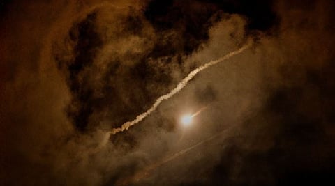 رويترز: سماع أصوات انفجارات قوية في دبي وأبوظبي والدوحة