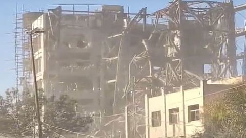 القناة 12: إسرائيل هاجمت 88 عضوا من مجلس الخبراء بطهران أثناء اجتماع لاختيار خليفة خامنئي