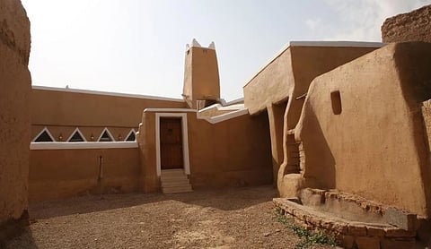 شاهدًا على تاريخ المنطقة.. مشروع الأمير محمد بن سلمان لتطوير المساجد التاريخية يُبرز مسجد الزرقاء في ثرمداء 