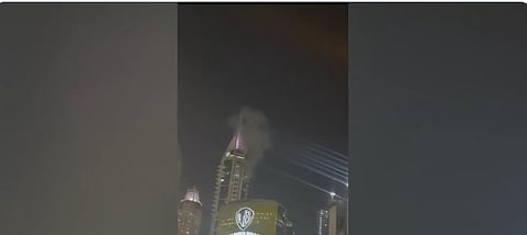 دبي.. سقوط شظايا على واجهة برج في المارينا نتيجة اعتراض جوي ناجح