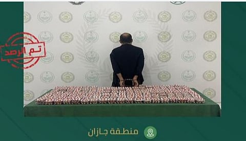 القبض على مواطن لترويجه 26,000 قرص مخدر بجازان 