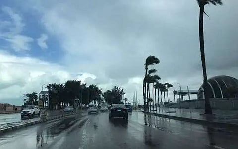 أمطار رعدية غزيرة بتك المناطق.. حالة الطقس اليوم الأحد 19-9-1447 في المملكة 