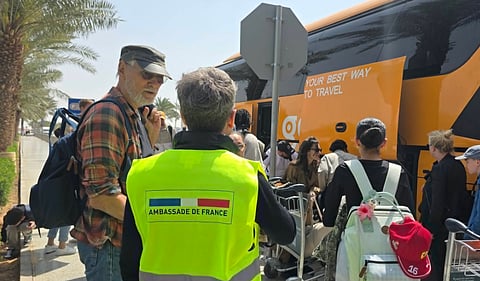 السفارة الفرنسية بالمملكة تستقبل المجموعة الثانية من رعاياها الذين غادروا البحرين والكويت وقطر