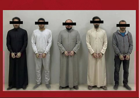 حبس عدد من المتهمين في البحرين بتهمة الترويج للأعمال العدائية الإرهابية عبر مواقع التواصل
