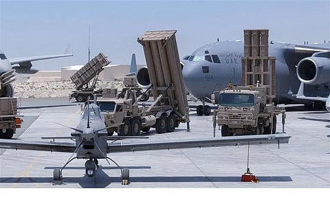 الدفاعات الجوية الإماراتية تتعامل مع 3 صواريخ باليستية و8 طائرات مسيرة 