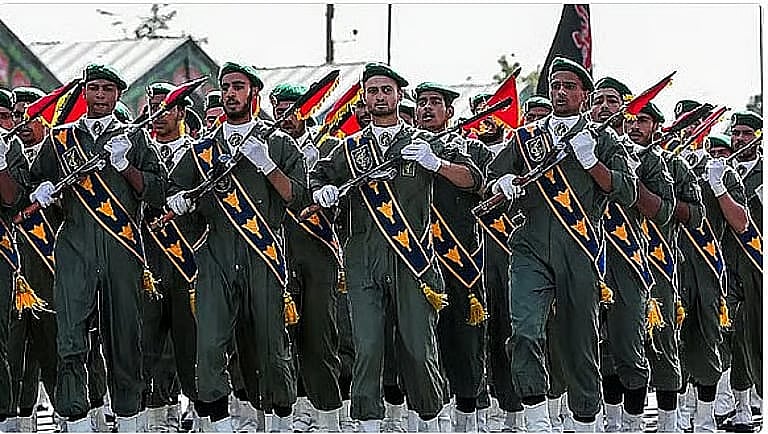 الحرس الثوري الإيراني: لا حاجة لزرع ألغام في مضيق هرمز لأننا نسيطر عليه