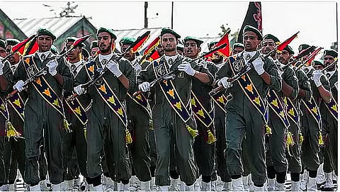 الحرس الثوري الإيراني: لا حاجة لزرع ألغام في مضيق هرمز لأننا نسيطر عليه 