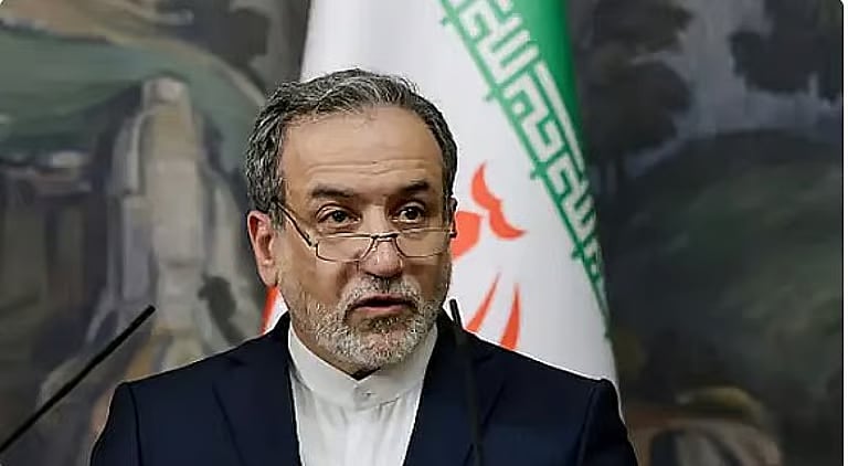 وزيرا خارجية إيران وباكستان يؤكدان أهمية الحفاظ على الاستقرار والأمن