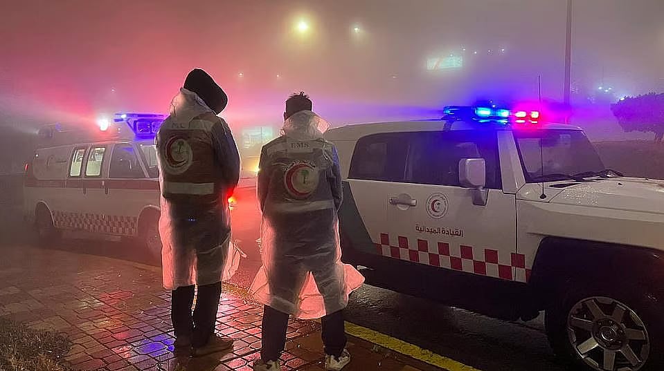 لمواجهة الحالة المطرية.. الهلال الأحمر بالباحة يرفع درجة الجاهزية القصوى ويفعّل خطط الطوارئ