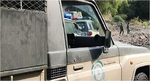 دوريات المجاهدين بعسير تقبض على مقيم يمني لنقله 3 مخالفين لنظام أمن الحدود