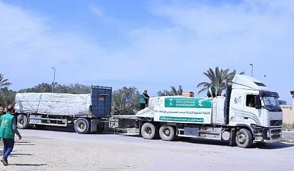 وصول قافلة مساعدات سعودية جديدة إلى قطاع غزة