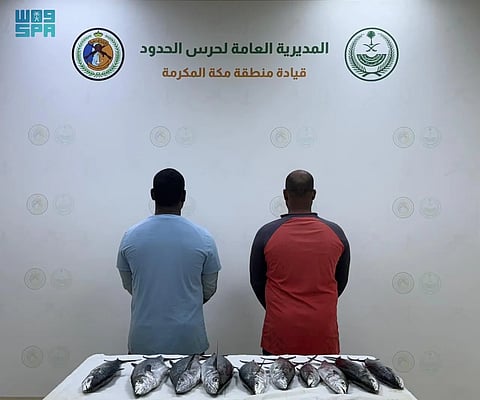 حرس الحدود بمكة المكرمة يضبط مقيمين من الجنسية الهندية لممارستهما الصيد دون تصريح