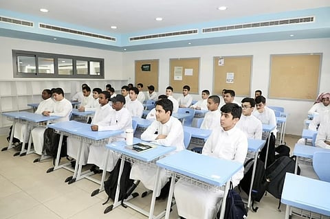 غدا.. بدء العمل بالتوقيت الصيفي في مدارس المملكة (تعرف عليه)