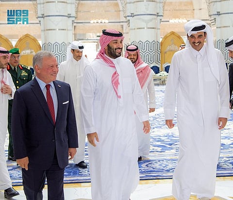 ملك الأردن وأمير قطر يغادران جدة وولي العهد في مقدمة مودعيهما