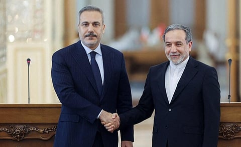 عراقجي لنظيره التركي: تقارير إطلاق صواريخ إيرانية نحو تركيا لا أساس لها من الصحة