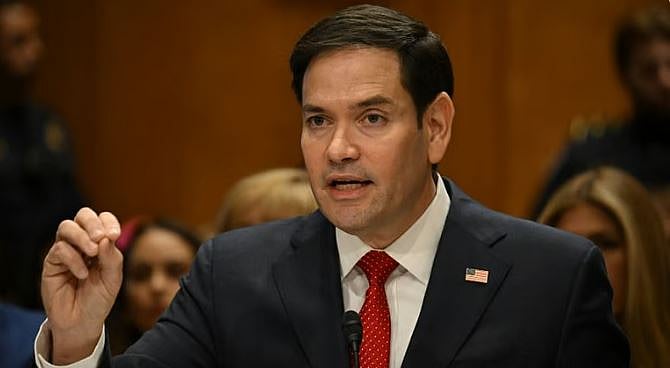 بعد إلغاء إقامتهما الدائمة.. السلطات الأمريكية تحتجز اثنتين من أقارب قاسم سليماني