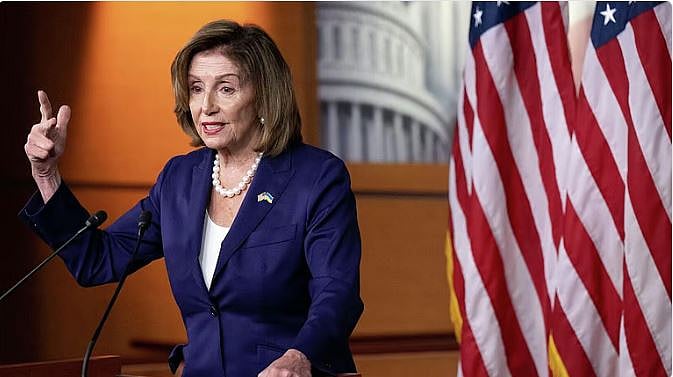 نانسي بيلوسي: تهديدات ترامب بالانسحاب من حلف الناتو هدية لنظيره الروسي