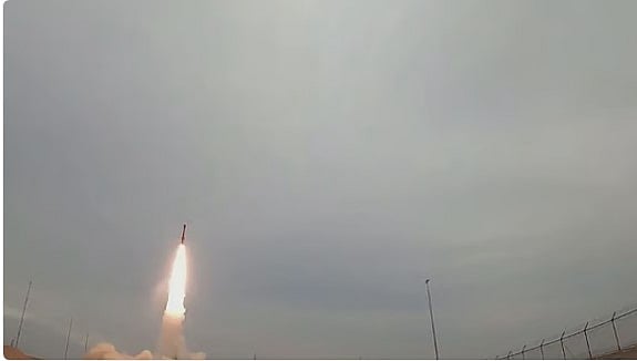 الدفاع الإماراتية: التعامل مع 23 صاروخا باليستيا و56 مسيّرة خلال 24 ساعة