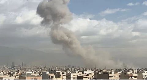 إعلام إيراني: 6 قتلى في القصف على منطقة بارديس بطهران