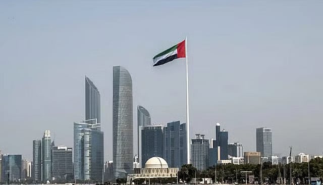 الدفاع الإماراتية: لا تهديدات جوية حديثًا.. وتصدينا لمئات الصواريخ والمسيّرات منذ بدء الهجمات