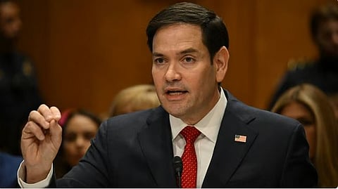 وزير الخارجية الأمريكي: إلغاء الإقامة الدائمة لـ3 إيرانيين مرتبطين بالنظام واحتجازهم تمهيداً لترحيلهم