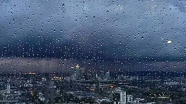 «الأرصاد» يُنبه من أمطار غزيرة على جازان ونجران