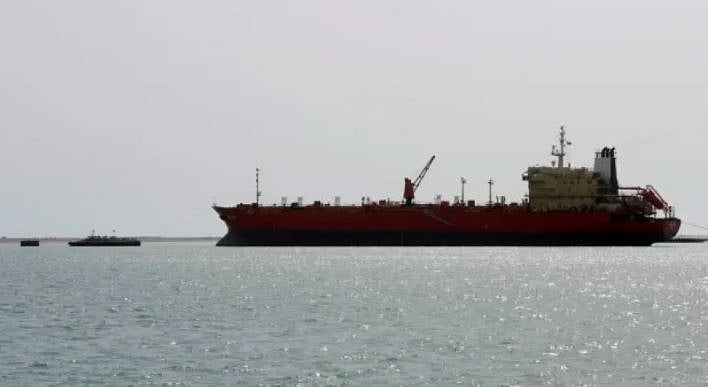 هيئة بحرية بريطانية: قارب يقل مسلحين اقترب من سفينة مبحرة قبالة اليمن